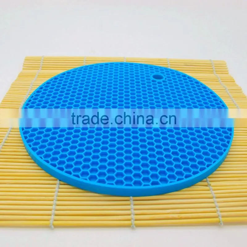 Hot sale FDA and LFGB food grade colorful square shape silicone table mat & silicone placemat
