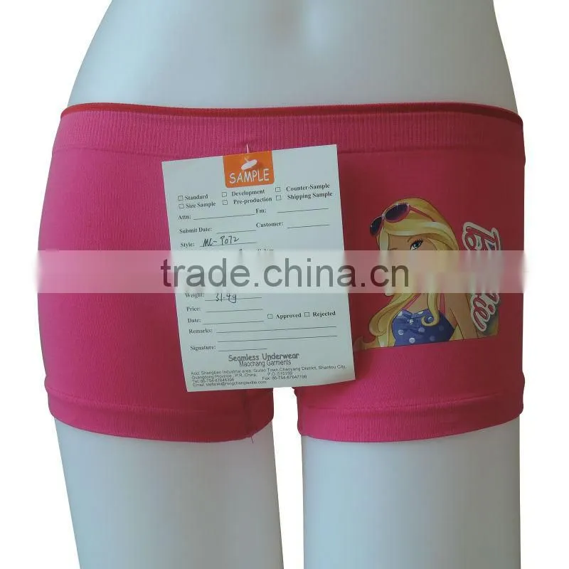 The beautiful design and good quality price the love heart boxer