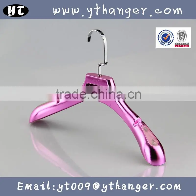HA6832 plastic notched non slip hanger electroplated coat hanger