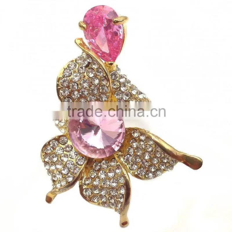 beautiful impressive ring with brightly coloured fashion coloured stones ring