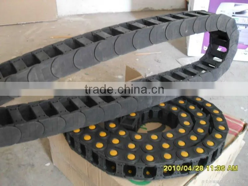 Vehicle tow chain