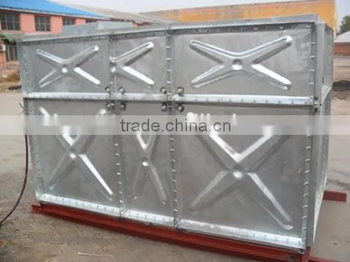 Externally reinforced steel water tank