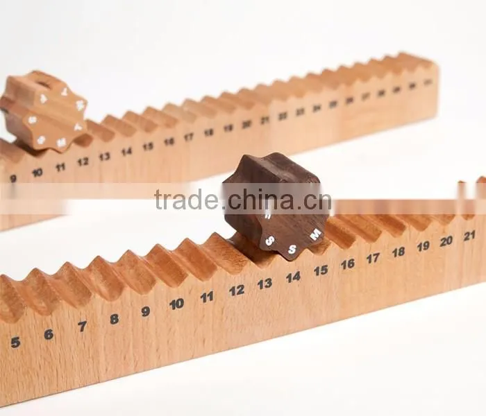 New Design Solid Wooden Permanent Calendar for Home Decoration Tableware