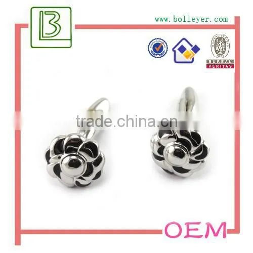 Newest Trendy Cufflinks with diamond centered promotional gift