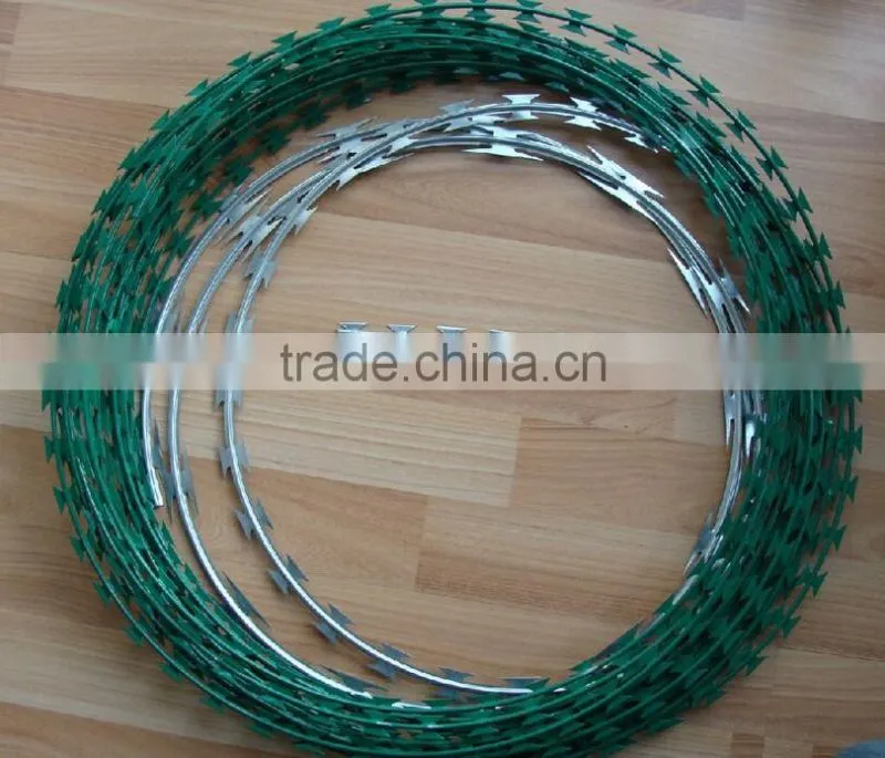 factory wholesale hot-dipped galvanized razor barbed wire mesh fence
