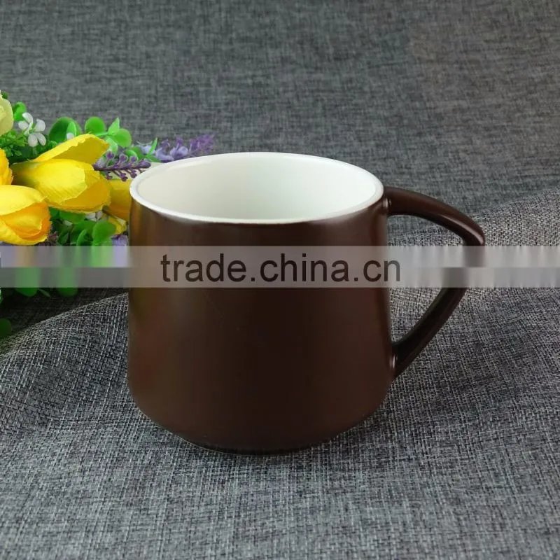 Stocked 400ml colorful glazed ceramic coffee mug/cup , ceramic beer mug with special handle standard for daily use