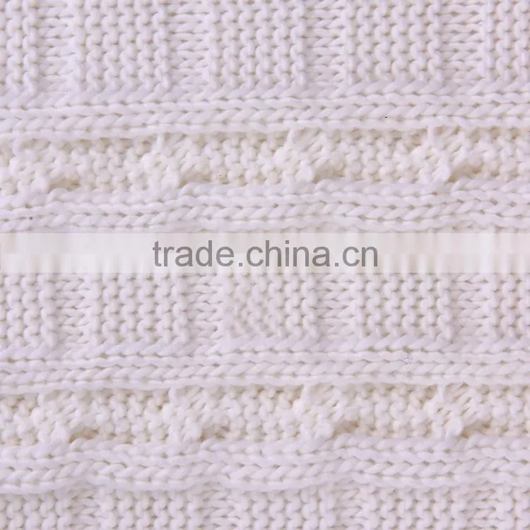 Cable knitted 100 acrylic throw blankets with pompom