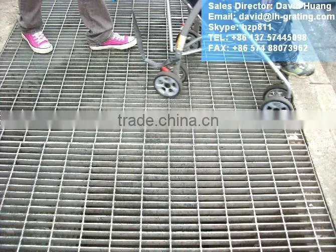 galvanized trench floor grating
