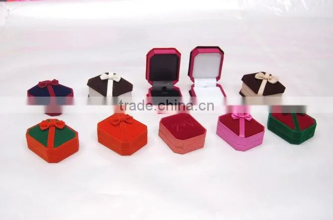costomize plastic velvet boxes for jewelry