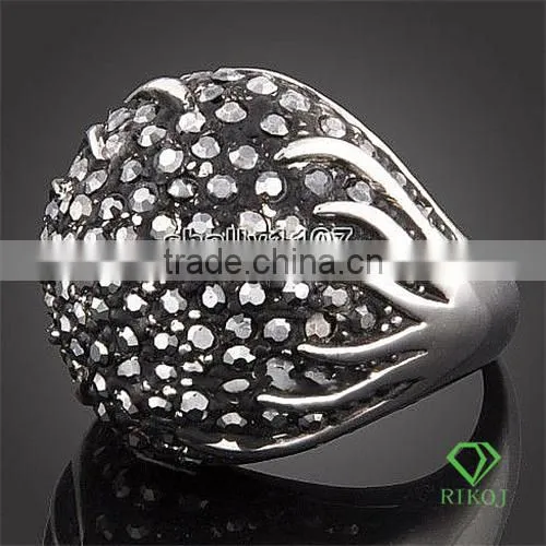 fashion retro black crystal 18k white gold ring