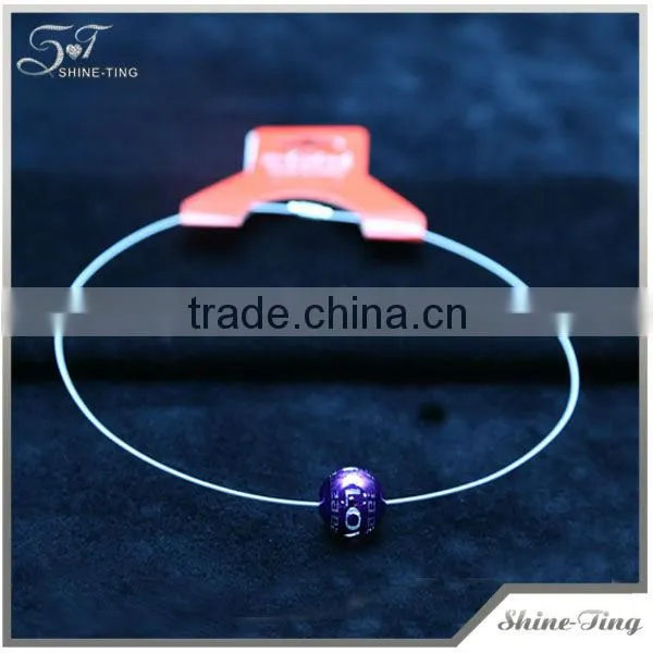 concise steel wire choker necklace with leaf shaped metal pendant for women