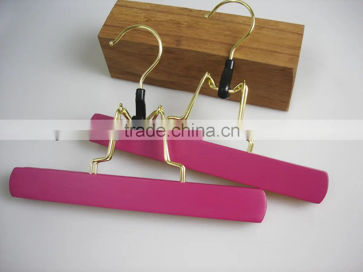 Pink hair extension hangers wooden clamp for hair extention