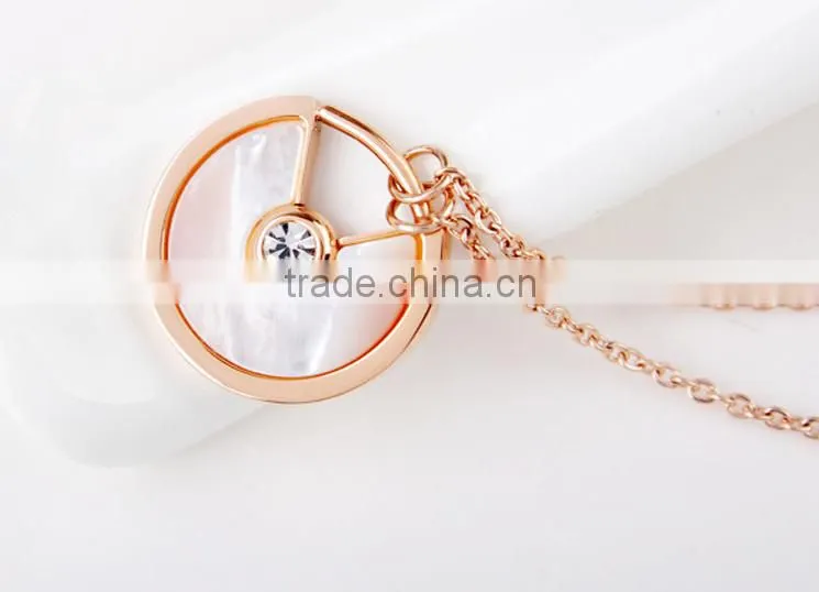 Exquisite Hot Sale Fashion Resin and Pearl Alloy Shell Charm Necklace Stainless steel Jewelry Necklace