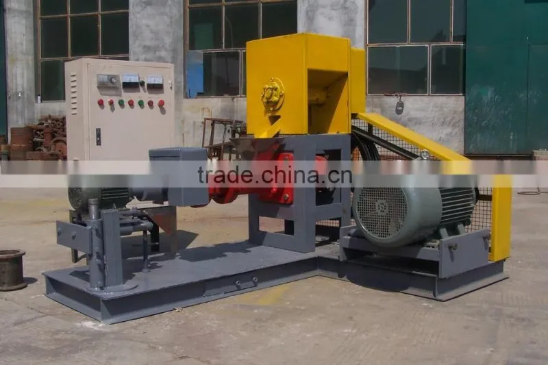Sold worldwide in stock chicken feed pellet machine