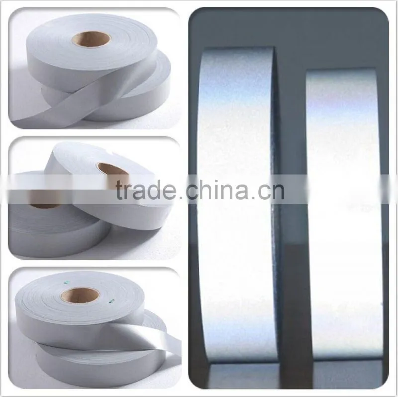 Different color stretch reflective band