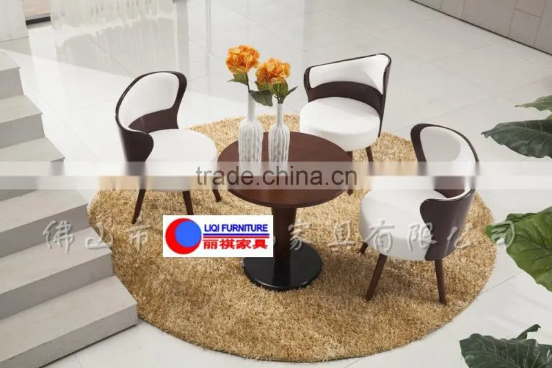 Lobby Coffee Table and Chair