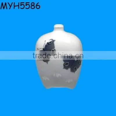 Ceramic flower vase