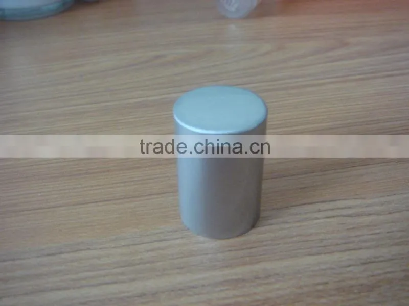 roll on glass bottle for essential oil and perfume