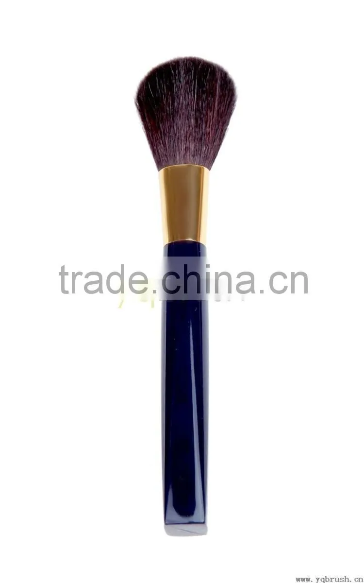 Cosmetic powder brush