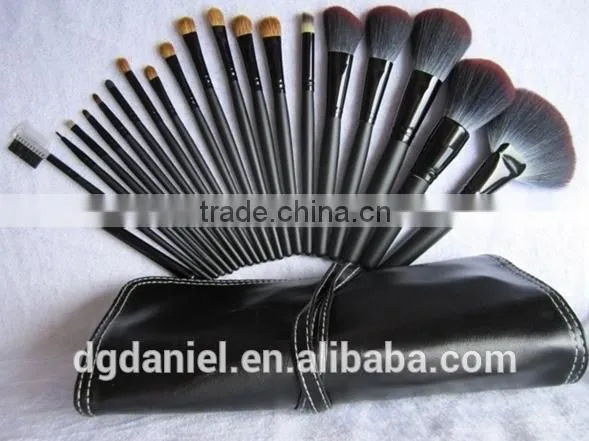 Goat hair Kabuki brush,Plastic base refillable body powder brush ,Large foundation brush