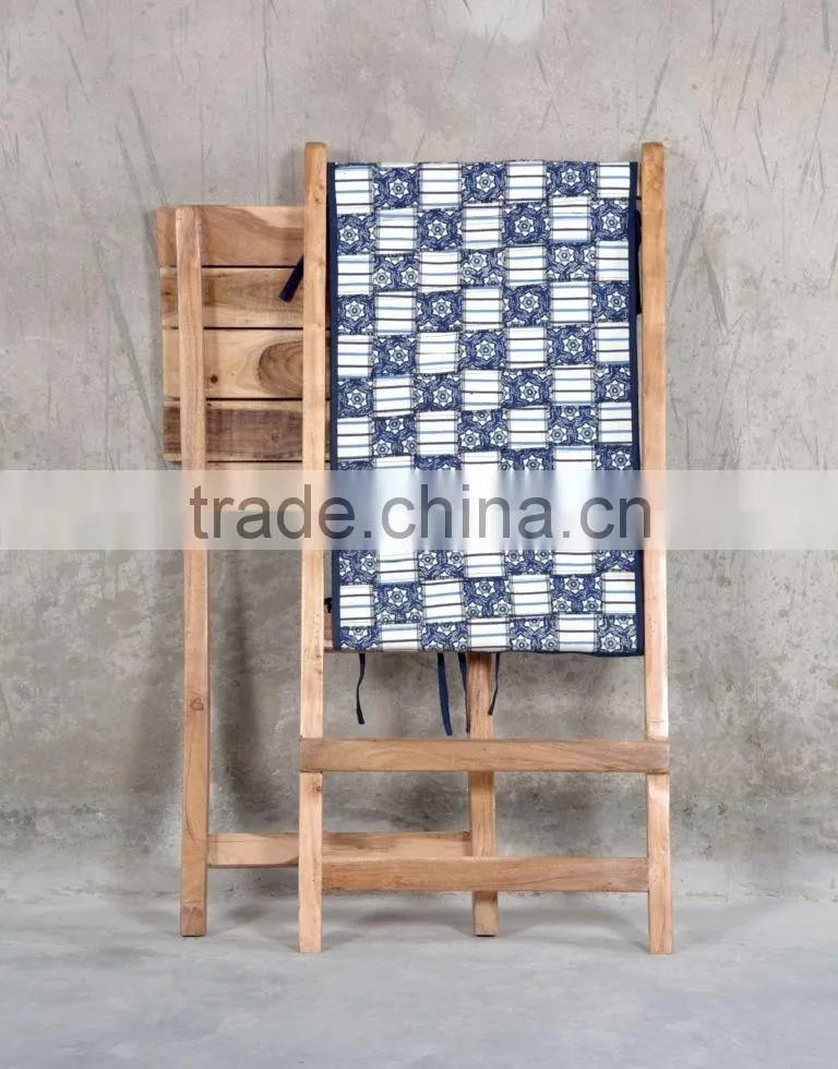 Travel Chair with Canvas and Voil Fabric