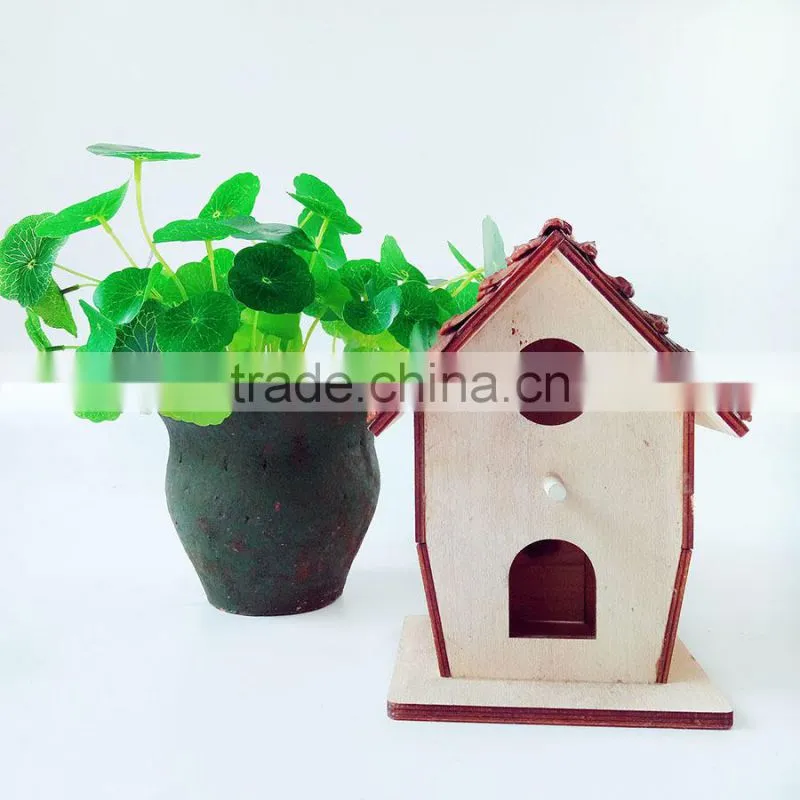 Wooden love of the bird's nest