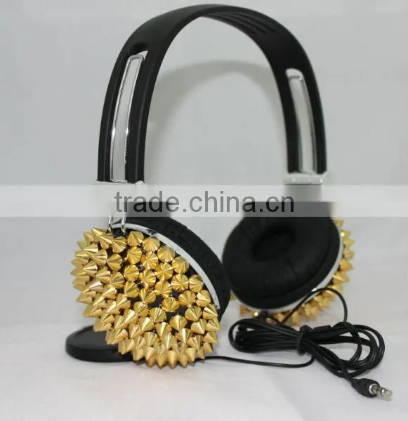 2014 high quality punk spiked fashionable headphone for promotion