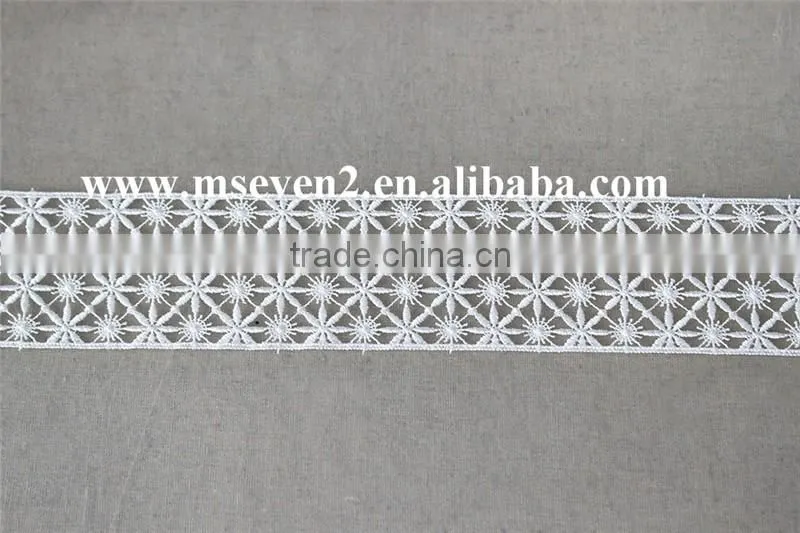new decoration embroidery lace designs lace in 5cm in white 100% polyester flower pattern embroidery lace trim