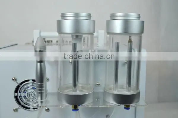 Portable microdermabrasion beauty apparatus