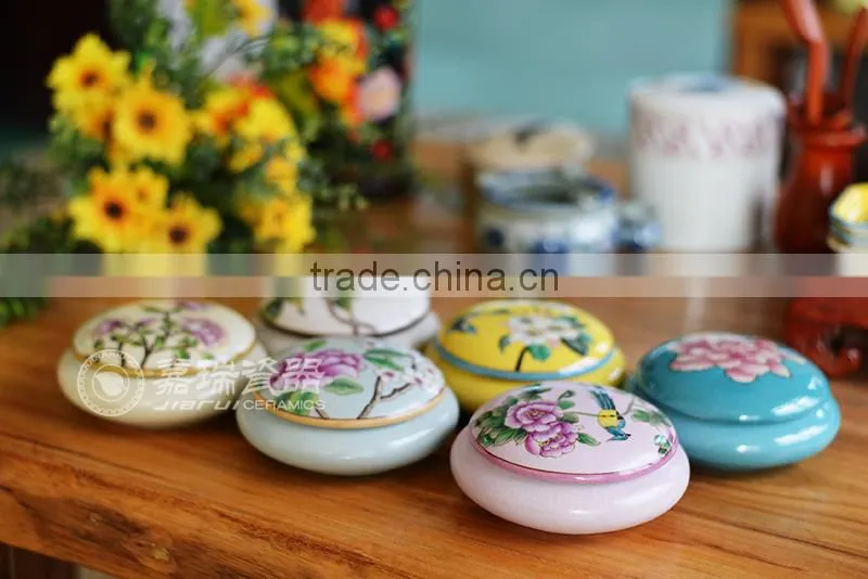 Chinese Unique Design Hand Painted Porcelain Jewelry Holder