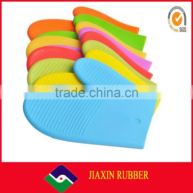 High quality kitchen baking silicone gloves/silicone long oven glove