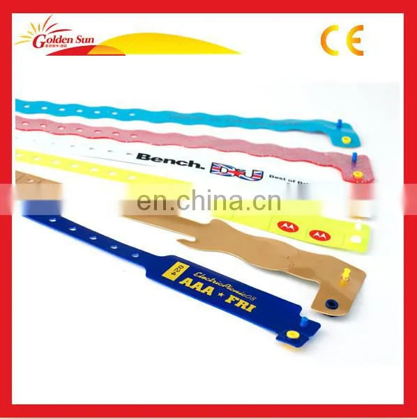 Hot Selling Eco-Friendly Custom Glow In The Dark Vinyl Wristband