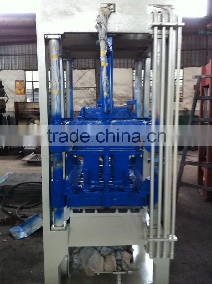 Semi-automic clay brick making machine