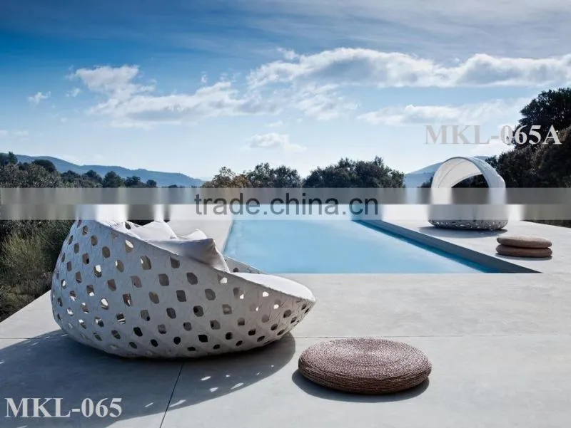Poly Rattan Sun Lounger with canopy for resort (1.2mm alu frame with powder coated, 5cm thickness cushion with 250gr polyester)