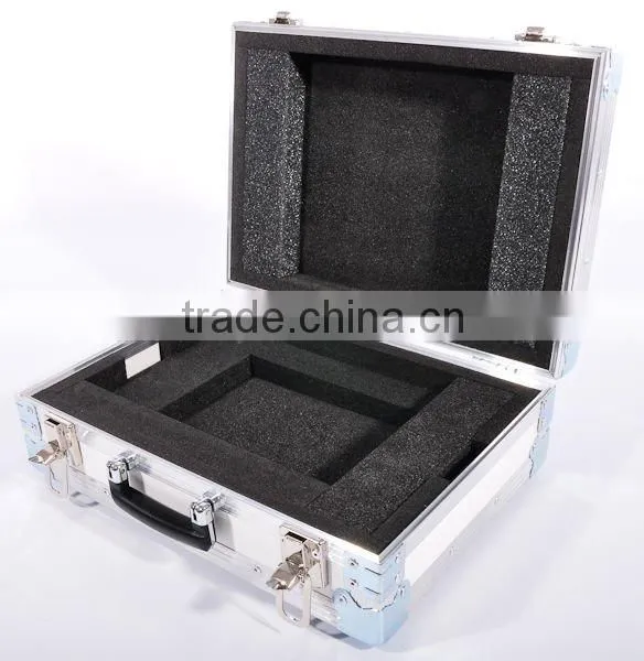 21.5" Laptop Flight Case with Wheels