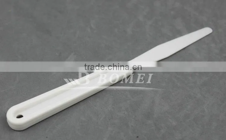 plastic palette knife