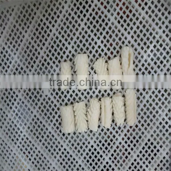 best season and high quality frozen cooked giant squid cutting