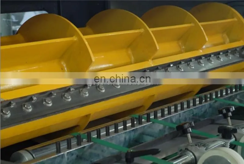 UCM1900A High Speed 4 Roll Automatic Paper cutting slitting Machine with conveyor belt stacker