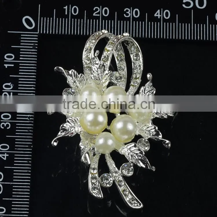 Wholesale Zinc Alloy Crystal Stone Brooch Pins, Flower Crystal Diamond Brooch Pin Factory for wedding invitation