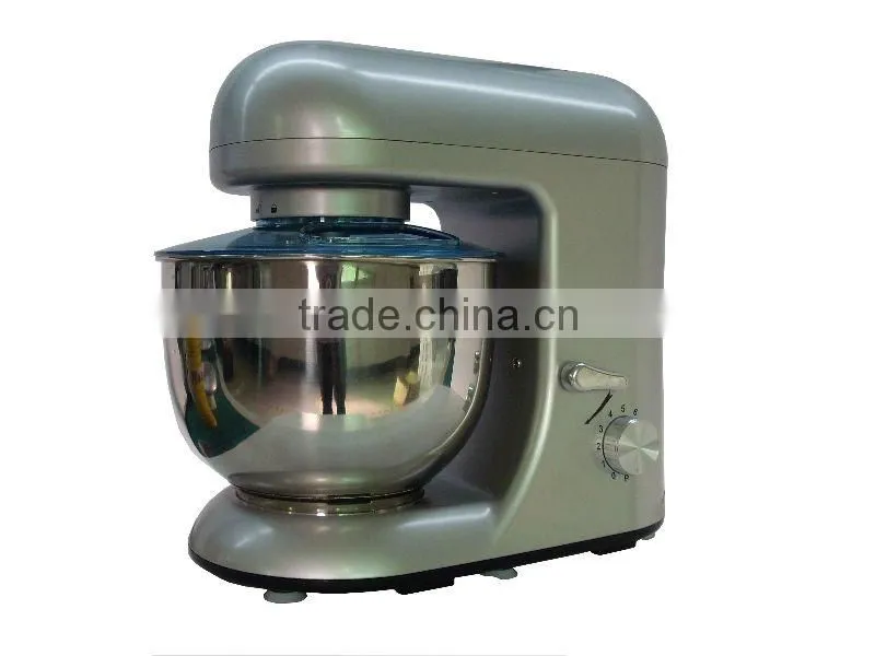 Enjoy appetizing cakes by Top Chef food mixer