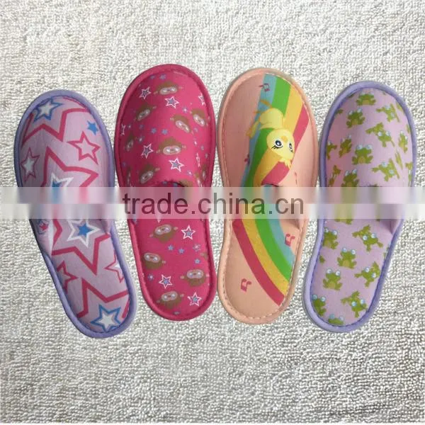 Knitted fabric kids slippers with monkey printing