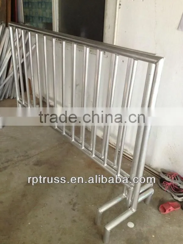Manufacturer of aluminum crash barrier