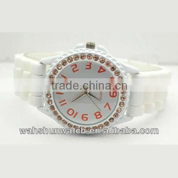 2013 new hot fashion quartz brands japan movt diamond women watch