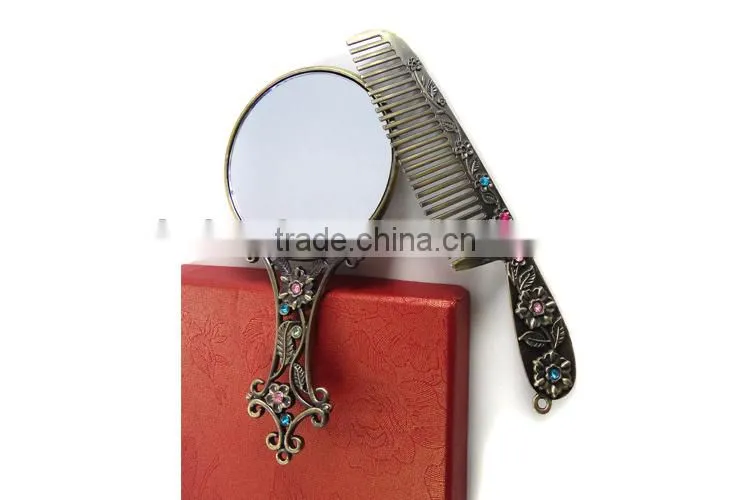 Handle Mirror with comb set