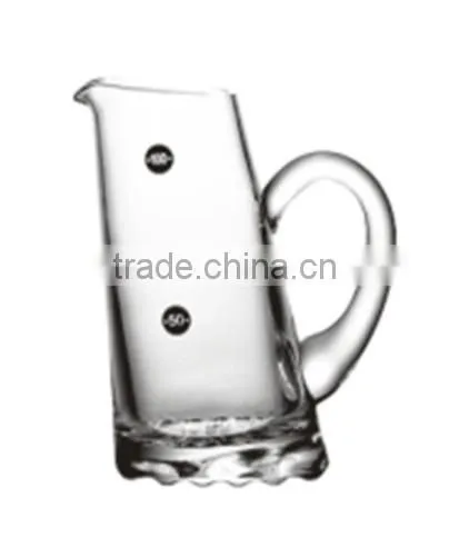 wine shaker/wiskey decanter with scale mark