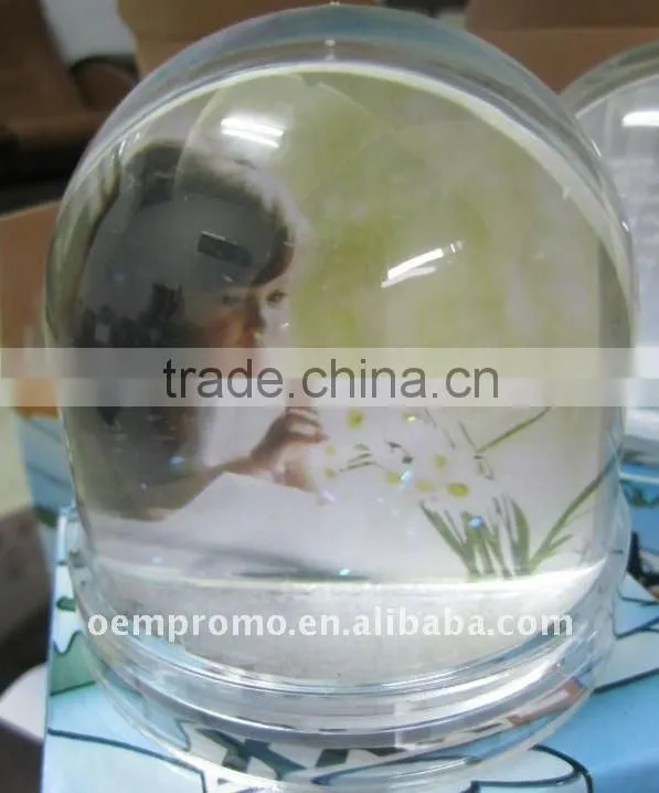 Mini Snow Globe with Resin Snowman for Gifts Children