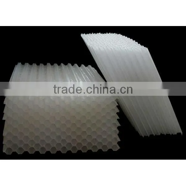 Plastic structured filter for atmospheric distillation