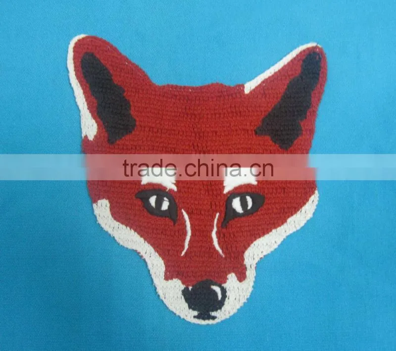 2014 Cute custom embroidered animal patches in wolf head design