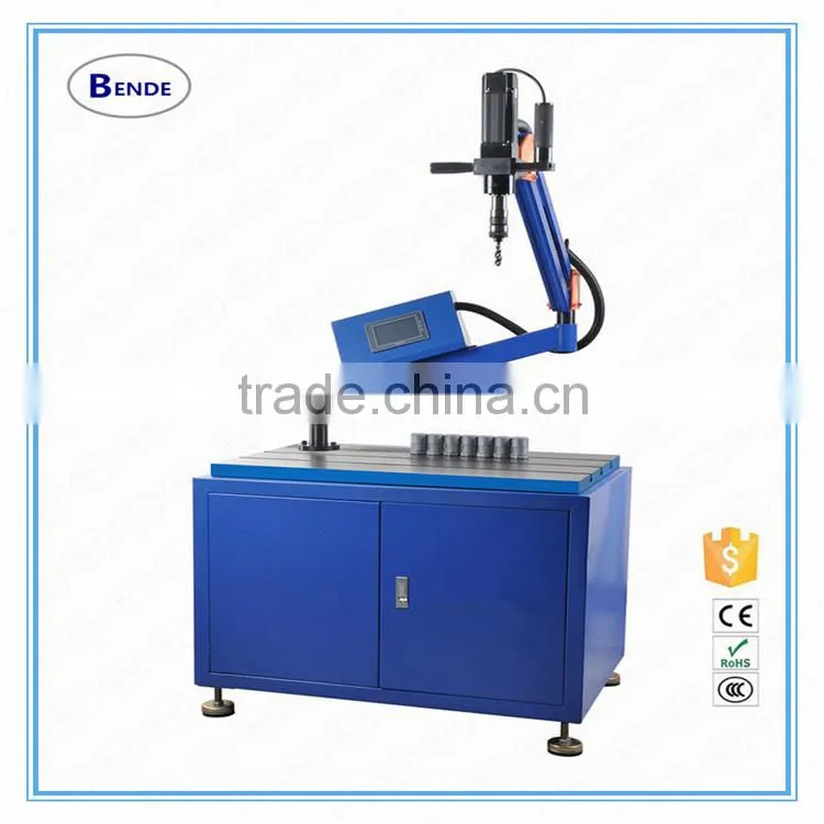 Pipe servo motor tapping machine