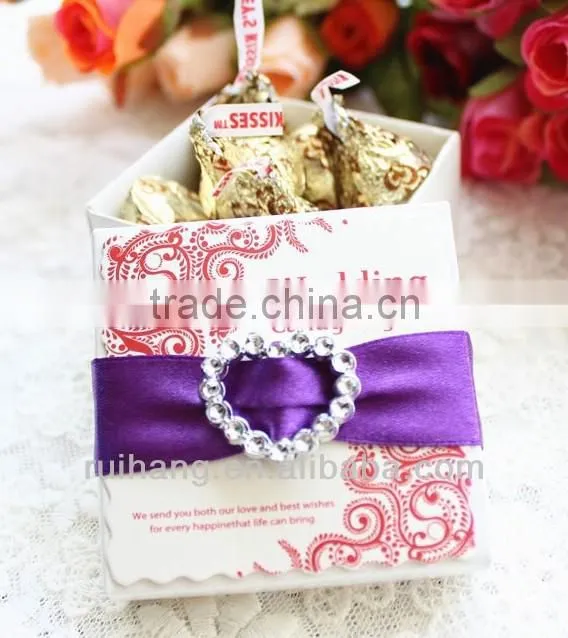 Graceful golden rhinestone wedding box